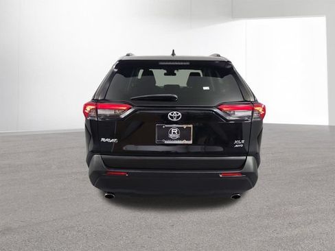 Used 2019 Toyota RAV4 XLE AWD/4WD image 32