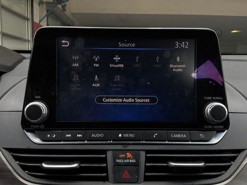 Used 2025 Nissan Altima 2.5 SV FWD image 29