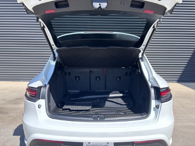 Certified 2025 Porsche Macan S AWD/4WD image 26