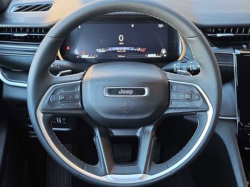 Certified 2024 Jeep Grand Cherokee L Laredo image 19