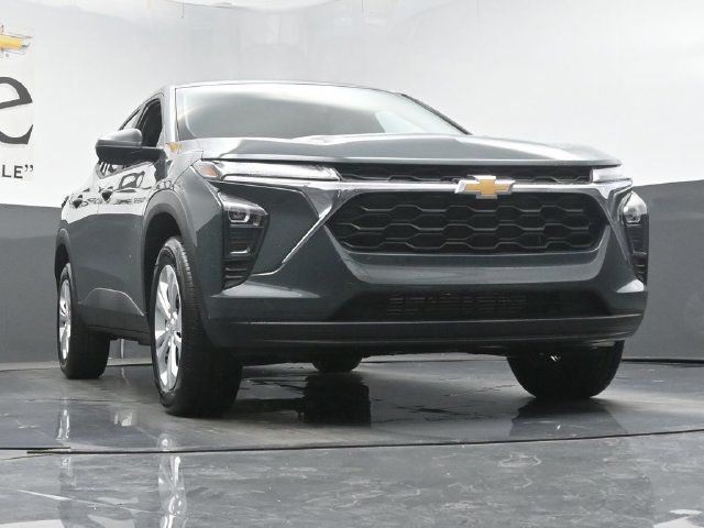 New 2026 Chevrolet Trax LS FWD image 3