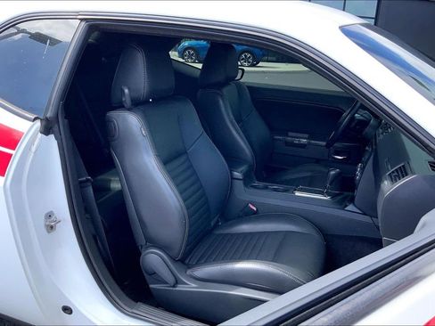 Used 2011 Dodge Challenger R/T RWD image 7