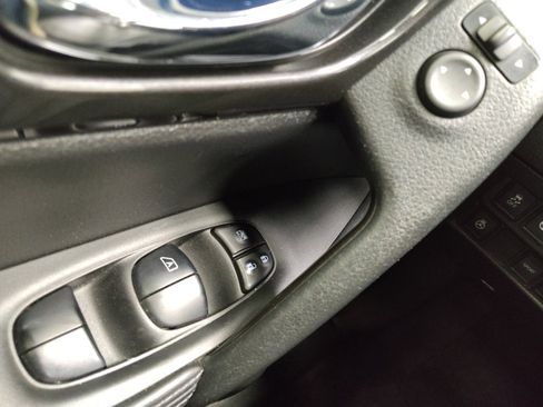 Used 2020 Nissan Rogue SV w/ Sun & Sound Touring Package FWD image 27
