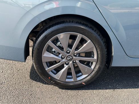 Used 2026 Nissan Sentra SL w/ Floor Mat Package FWD image 10