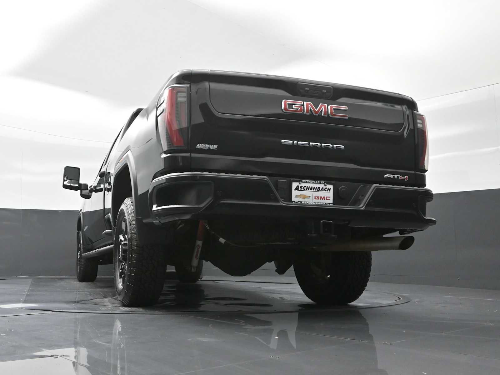 Used 2024 GMC Sierra 2500 AT4 w/ AT4 Preferred Package AWD/4WD image 36