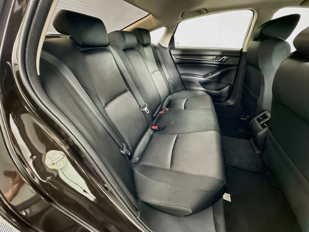 Used 2018 Honda Accord EX image 27