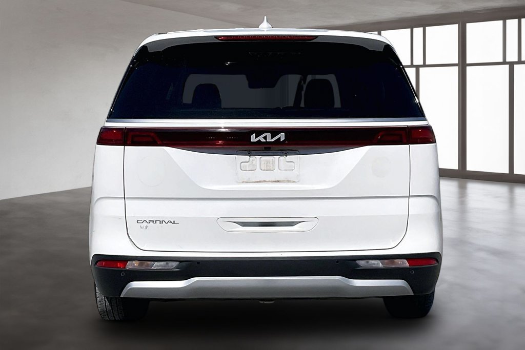 Used 2024 Kia Carnival LX FWD image 5