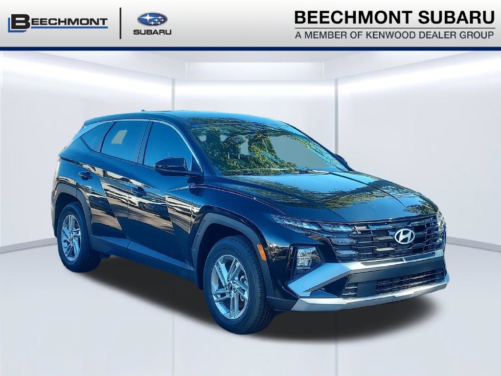 Used 2025 Hyundai Tucson SE AWD/4WD image 1