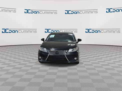 Used 2015 Lexus ES 350 w/ Luxury Package FWD image 3