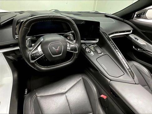 Used 2021 Chevrolet Corvette Stingray Coupe w/ Chrome Exterior Badge Package RWD image 2