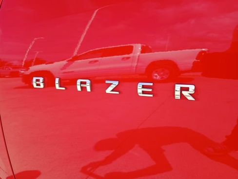 Used 2019 Chevrolet Blazer LT w/ Sound & Technology Package AWD/4WD image 9