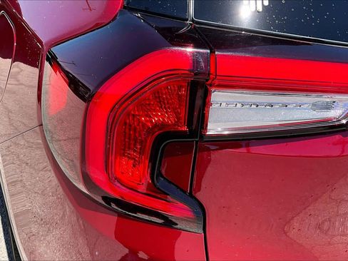 Used 2022 GMC Terrain SLE w/ Driver Convenience Package FWD image 27