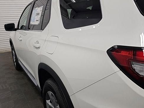 New 2025 Honda Pilot EX-L image 6