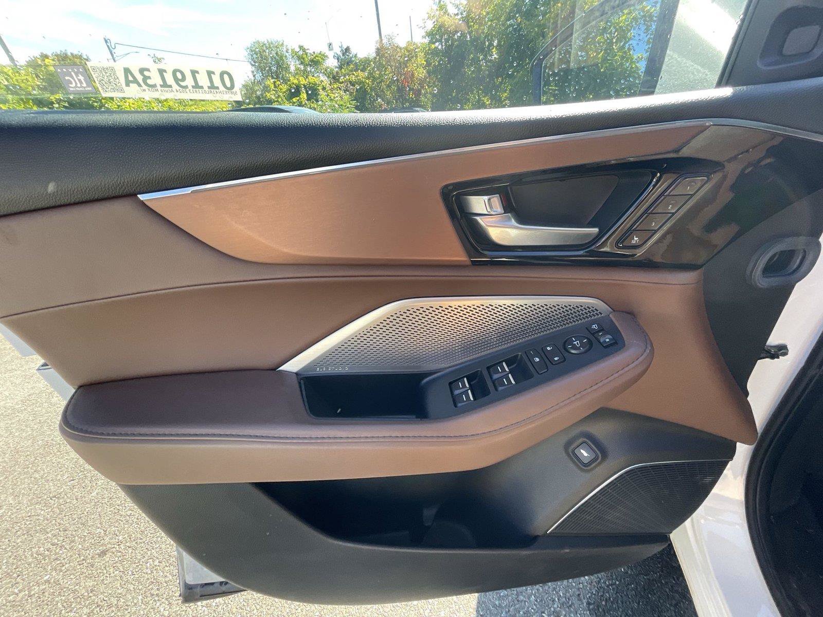 Used 2024 Acura MDX w/ Technology Package AWD/4WD image 12