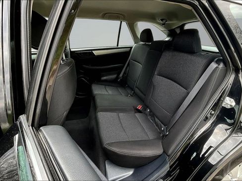 Used 2019 Subaru Outback 2.5i AWD/4WD image 21