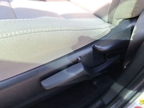 Used 2019 Toyota Corolla LE image 15