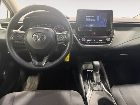 Used 2025 Toyota Corolla LE FWD image 11