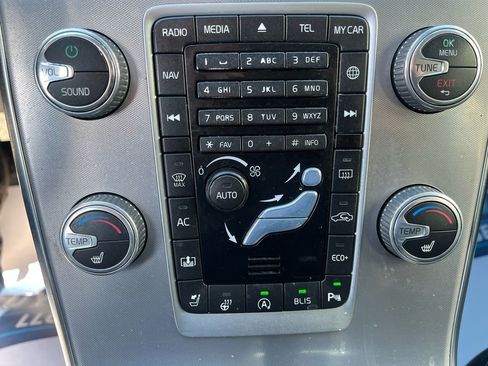 Used 2018 Volvo S60 T5 Inscription image 12