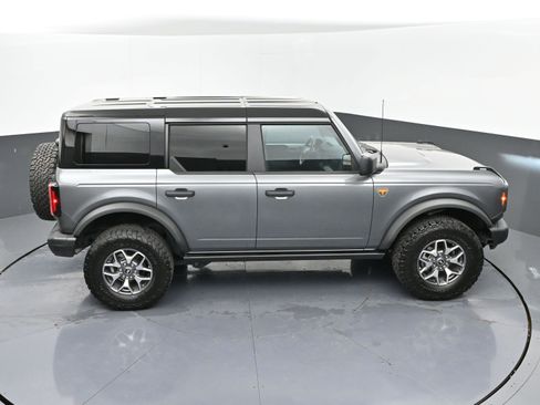 Used 2025 Ford Bronco Badlands image 45