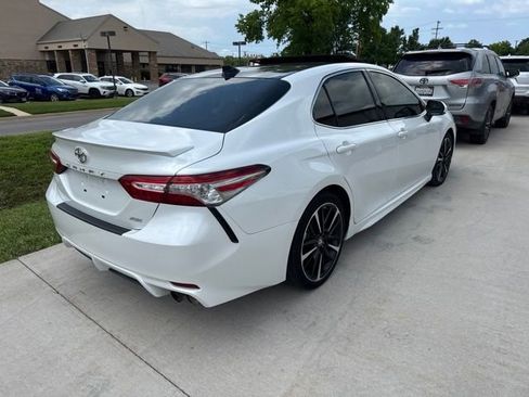 Used 2019 Toyota Camry XSE FWD image 3