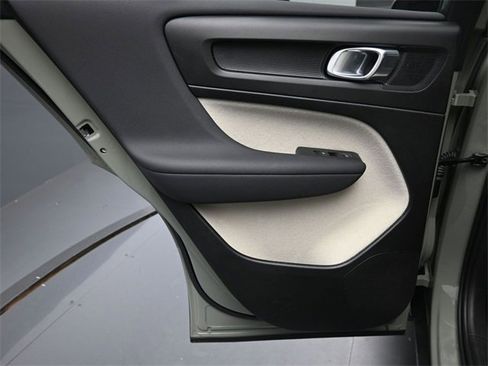 Used 2023 Volvo XC40 B5 Plus w/ Protection Package Premier image 25