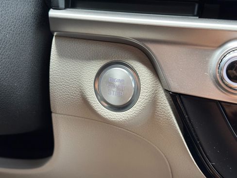 Used 2024 Kia Telluride S w/ S Sunroof Package FWD image 22