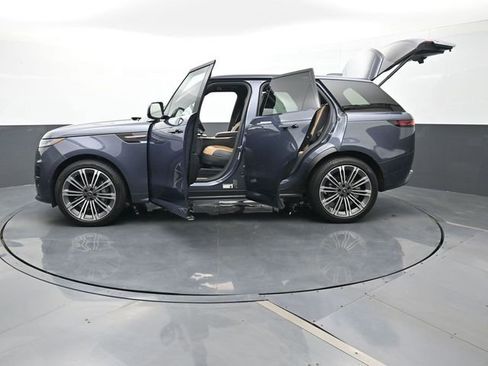 Used 2025 Land Rover Range Rover Sport Dynamic SE AWD/4WD image 29