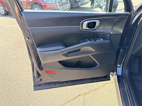 Used 2023 Kia Sorento EX image 13