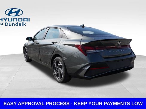 Used 2025 Hyundai Elantra Sport FWD image 2