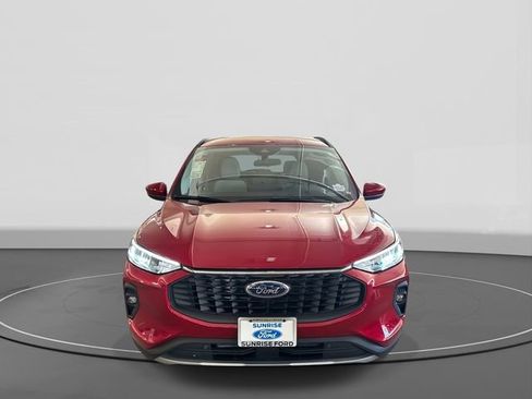 Used 2025 Ford Escape SE image 3