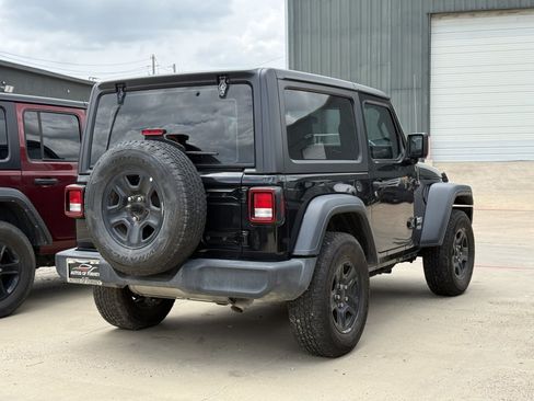 Used 2020 Jeep Wrangler Sport AWD/4WD image 3