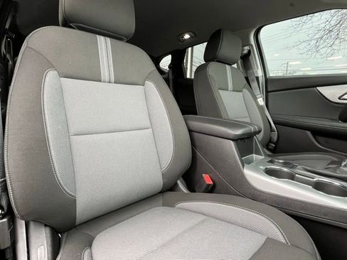 Used 2025 Chevrolet Blazer LT image 29