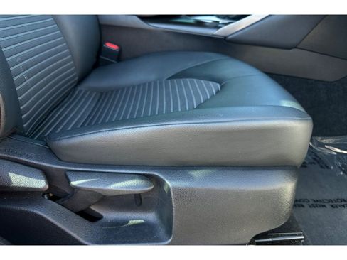 Used 2022 Toyota Camry SE image 22