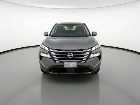 Used 2025 Nissan Rogue SV AWD/4WD image 2