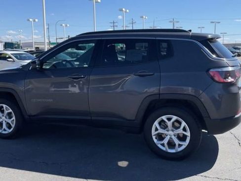 Used 2024 Jeep Compass Latitude image 7