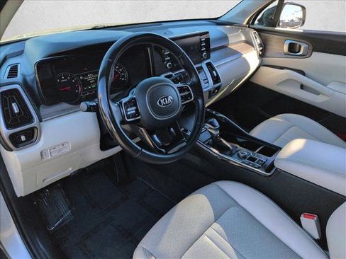 Used 2021 Kia Sorento EX image 10