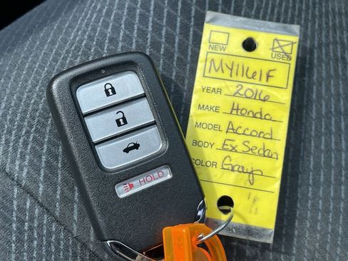 Used 2016 Honda Accord EX image 29