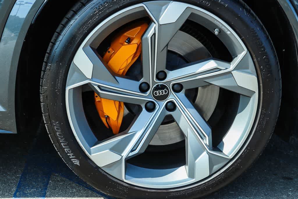 Used 2023 Audi e-tron S Prestige w/ Prestige Package AWD/4WD image 9