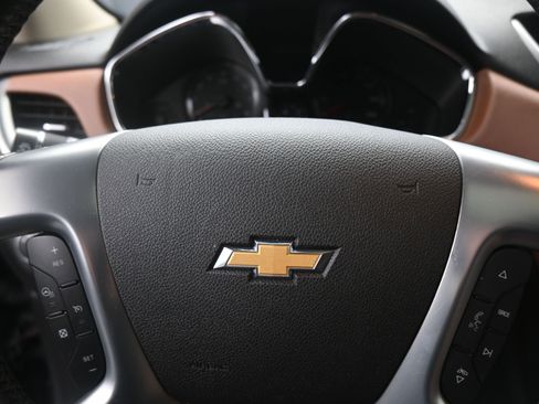 Used 2017 Chevrolet Traverse Premier image 17