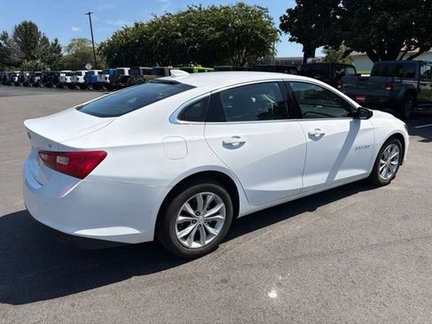 Used 2025 Chevrolet Malibu LT FWD image 4