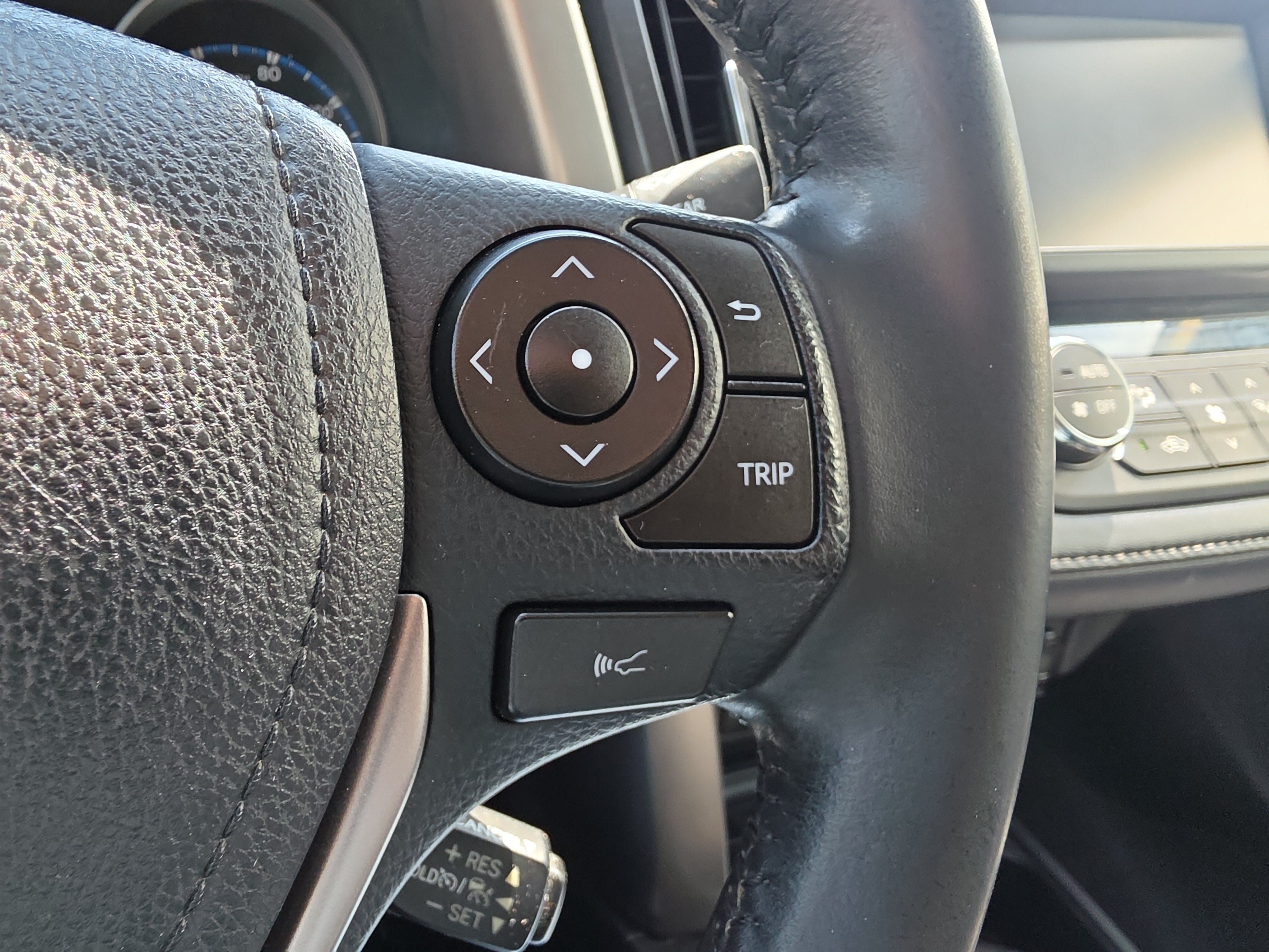Used 2017 Toyota RAV4 XLE FWD image 15
