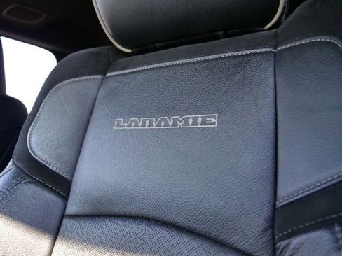 Used 2019 RAM 2500 Laramie w/ Black Appearance Package image 27