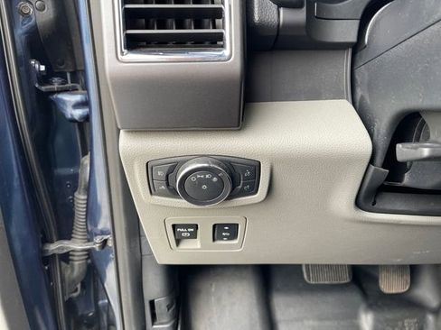 Used 2016 Ford F150 XLT AWD/4WD image 17