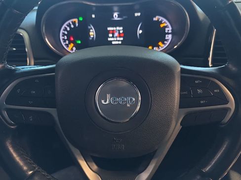 Used 2020 Jeep Grand Cherokee Limited w/ Luxury Group II RWD image 25