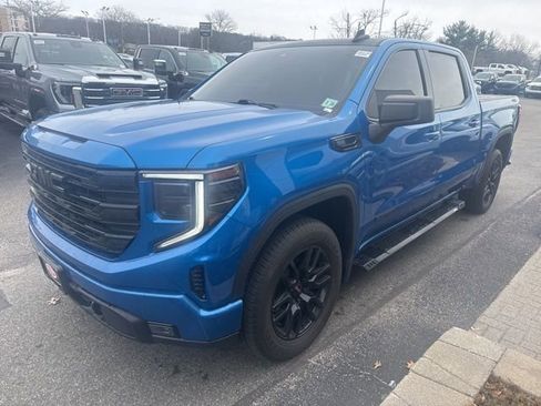 Used 2023 GMC Sierra 1500 Elevation image 3