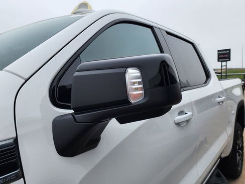 New 2026 GMC Sierra 1500 AT4 w/ AT4 Premium Package AWD/4WD image 13