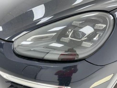 Used 2017 Porsche Cayenne w/ Premium Plus Package image 5