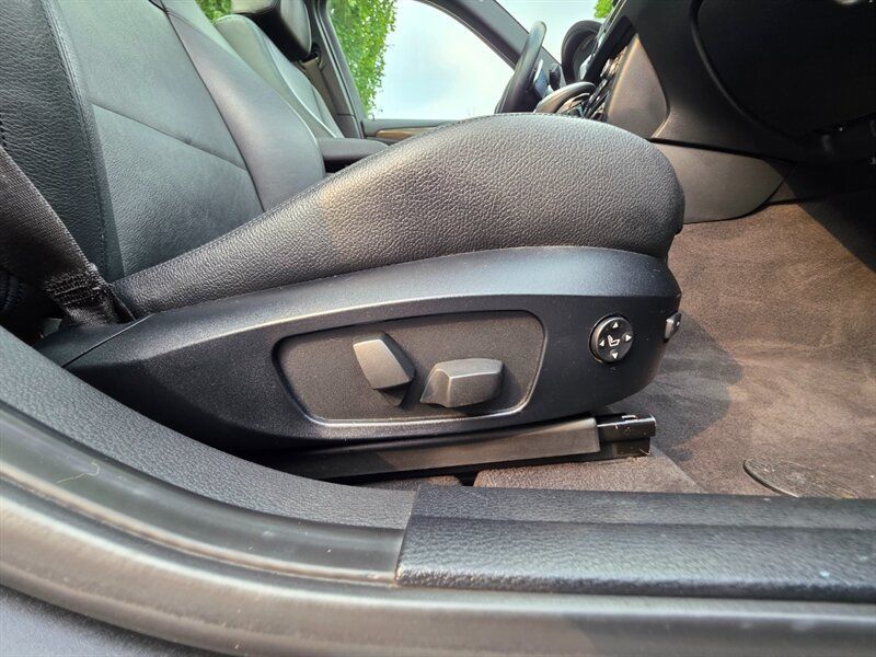 Used 2013 BMW X1 xDrive35i w/ Ultimate Pkg AWD/4WD image 38