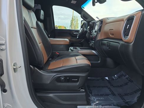 Used 2020 Chevrolet Silverado 2500 High Country image 35
