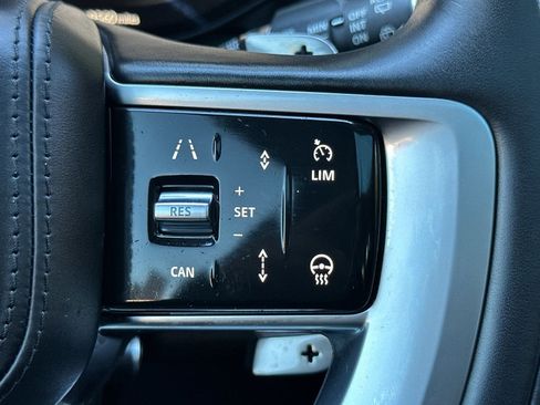 Used 2025 Land Rover Range Rover SE image 29
